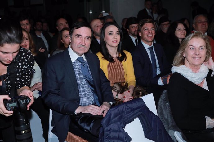 Pedro J. Ramírez y su pareja, la abogada Cruz Sánchez de Lara en la Gala de Entrega de los VI Premios María de Villota y VIII Premios Ciudad de la Raqueta
