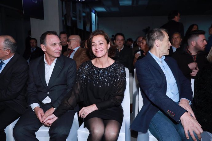 Lola Fernández Ochoa y su marido en la gala de Entrega de los VI Premios María de Villota y los VIII Premios Ciudad de la Raqueta