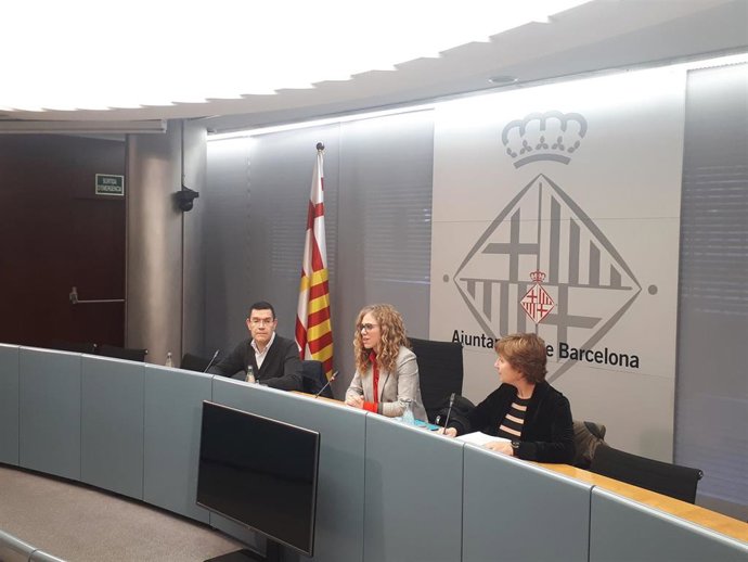 La Concejal De Infancia, Juventud Y Ancianos, Marga Marí-Klose Al Presentar Un Estudio Sobre Agravios De Las Personas Con Discapacidad En Barcelona.
