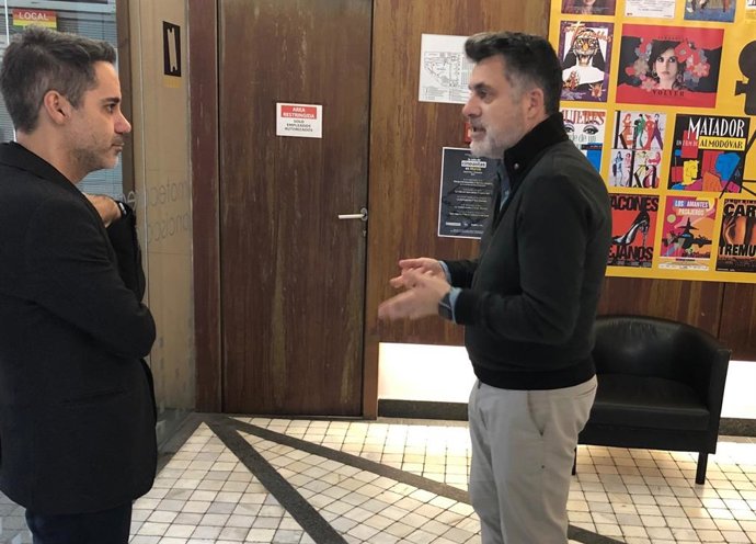 El Director Del ICA, Juan Antonio Lorca (D), Y El Director De La Filmoteca Regional, Ángel Cruz, Han Presentado Dos Nuevos Ciclos De Cine