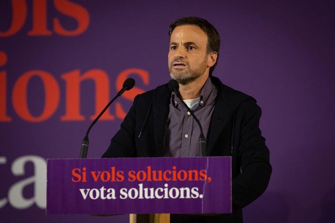 El candidato de los comuns al Congreso por Barcelona, Jaume Asens, durante el acto central de campaña para el 10N.