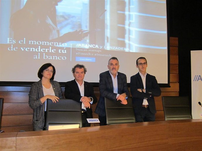 La gerente de ABANCA Innova, Rosa Seoane; el director de Innovación de ABANCA, Eduardo Aldao; el director de Lanzadera, Javier Jiménez; y el responsable de Lanzadera Corporate, Ismael Valero.