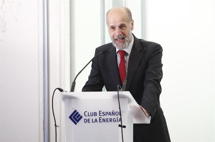 El secretario de Estado de Energía, José Domínguez Abascal, interviene en una Jornada sobre Movilidad Sostenible en Madrid. 