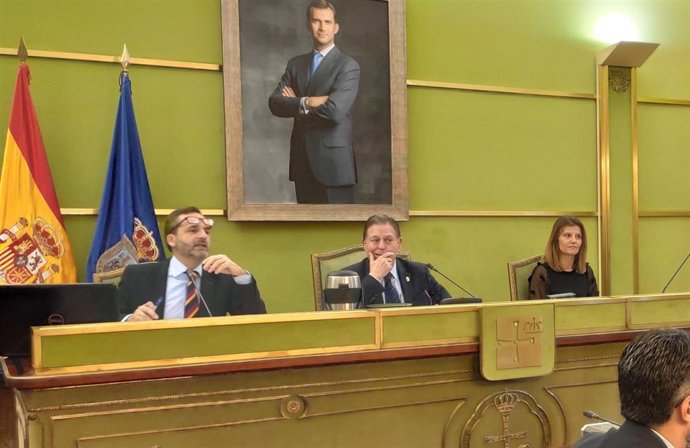 El alcalde de Oviedo, Alfredo Canteli, durante el pleno.