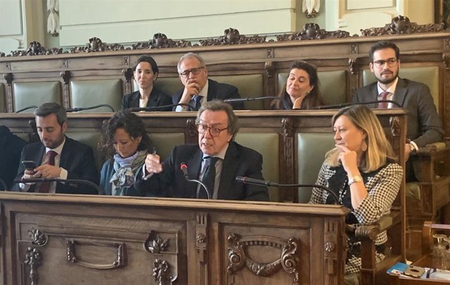 El concejal del Grupo Popular en el Ayuntamiento de Valladoid José Antonio de Santiago-Juárez interviene en el Pleno.