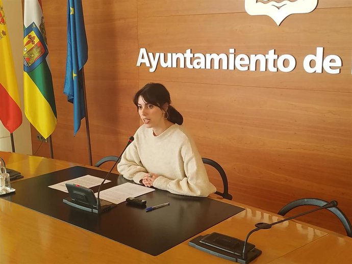 La concejala del PP Patricia Lapeña ha calificado de "inexistente, incoherente y de simple burocracia" la política medioambiental del Ayuntamiento de Logroño.