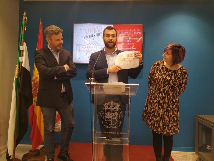 Luis Salaya presenta la programación navideña