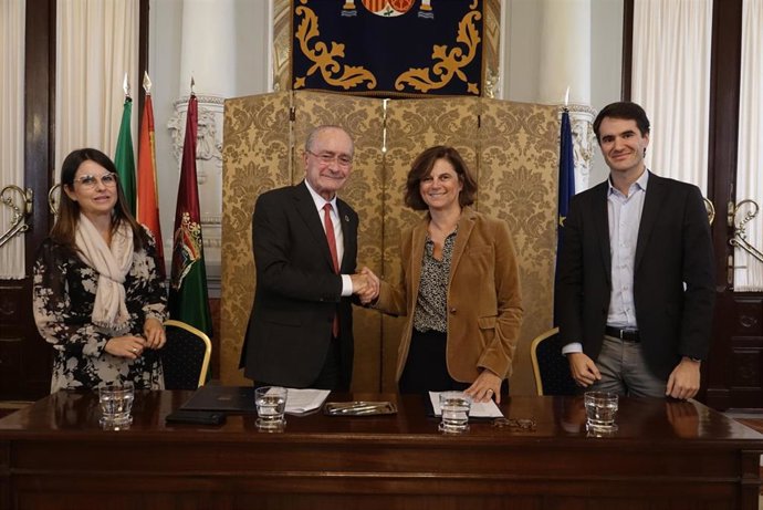 Fundación Telefónica y el Ayuntamiento de Málaga suman esfuerzos y apuestan por el modelo pedagógico innovador y disruptivo de 42 con la puesta en marcha de la academia en el complejo municipal Tabacalera