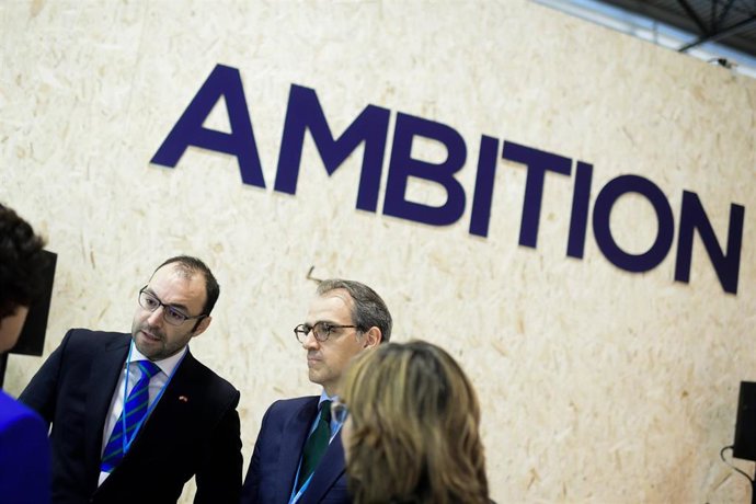 Nota Y Fotos: La Comunidad Reafirma Su Compromiso En La Lucha Contra El Cambio Climático