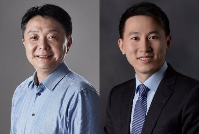 El presidente de Xiaomi, WANG Xiang (izquierda) y el presidente del Departamento Global de Negocio de Xiaomi, CHEW Shou Zi