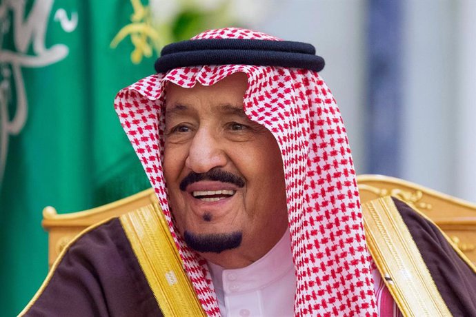 A.Saudí/Qatar.- El rey de Arabia Saudí invita al emir de Qatar a participar en l