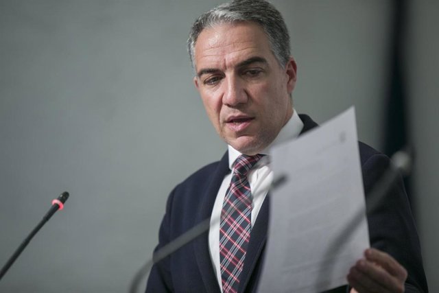 Rueda de prensa posterior a la reunión semanal del Consejo de Gobierno de la Junta de Andalucía. El consejero de Presidencia, Elías Bendodo, durante su intervención.  En el Palacio de San Telmo, Sevilla, 03 de diciembre de 2019.