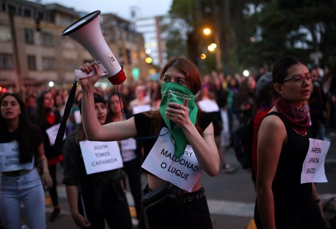 Manifestantes feministas durante las últimas jornadas de protestas que,  junto a otros sectores de la sociedad colombiana, están llevando a cabo contra las políticas sociales y económicas del Gobierno de Iván Duque.