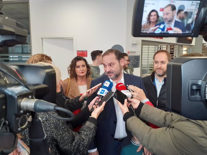 El ministre de Foment en funcions i cap de llista del PSOE al Congrés per Valncia, José Luis Ábalos.