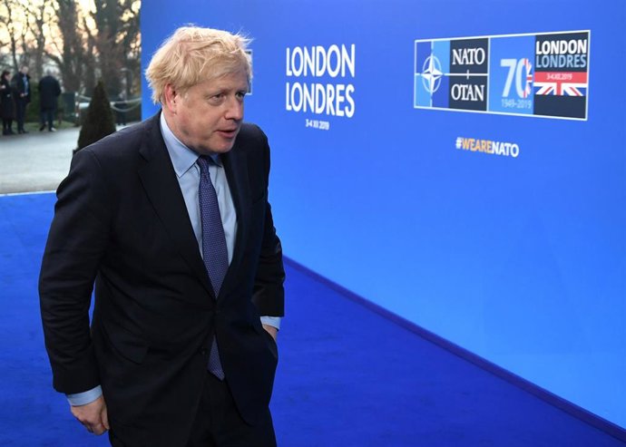 Boris Johnson llegando a la cumbre de la OTAN en Londres