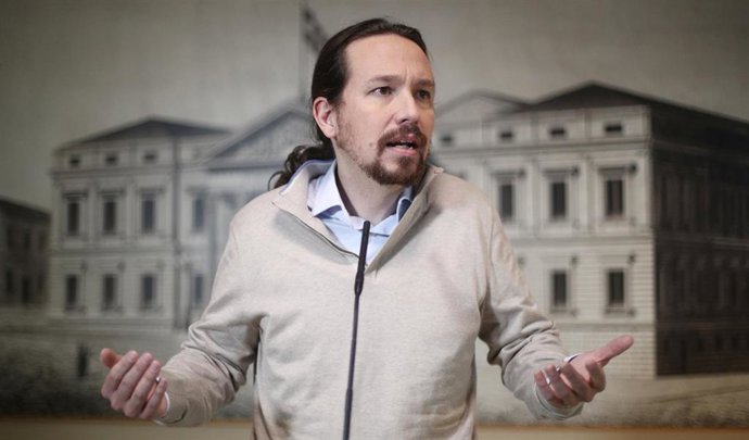 El secretario general de Podemos, Pablo Iglesias,  ofrece una rueda de prensa tras presentar sus credenciales y recoger el acta de diputado para la XIV Legislatura en el Congreso de los Diputados, en Madrid (España), a 28 de noviembre de 2019.