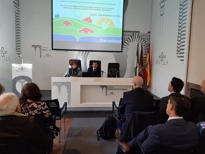 Acto de presentación del proyecto europeo de cooperación Garveland entre Andalucía y El Algarve, que promueve la movilidad eléctrica. 