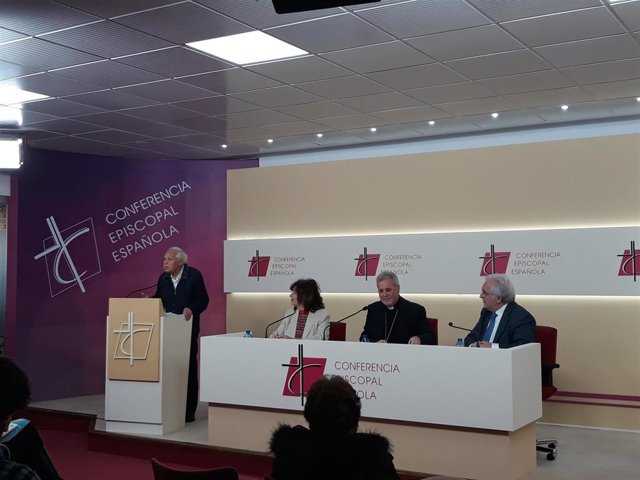 El obispo de Bilbao Mario Iceta presenta un documento sobre los cuidados al final de la vida