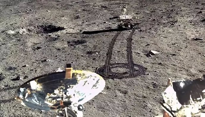 El rover chino recorre 345 metros en la cara oculta de la Luna 