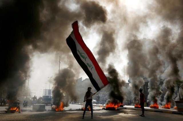 HRW denounces that Iraqi security forces continue to use lethal force against protesters Imagen de protestas en Irak.