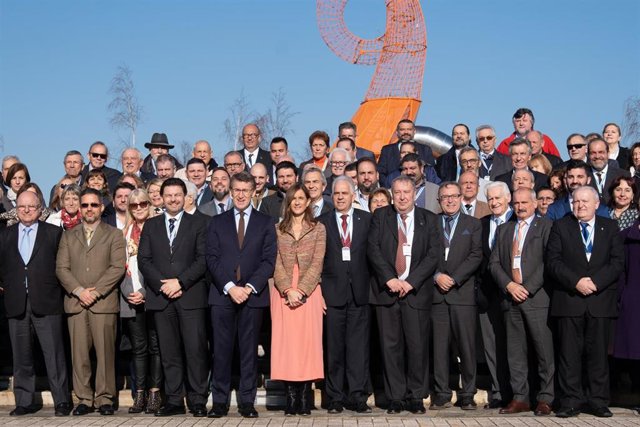 Feijóo preside la clausura del XII Pleno do Consello de Comunidades Galegas