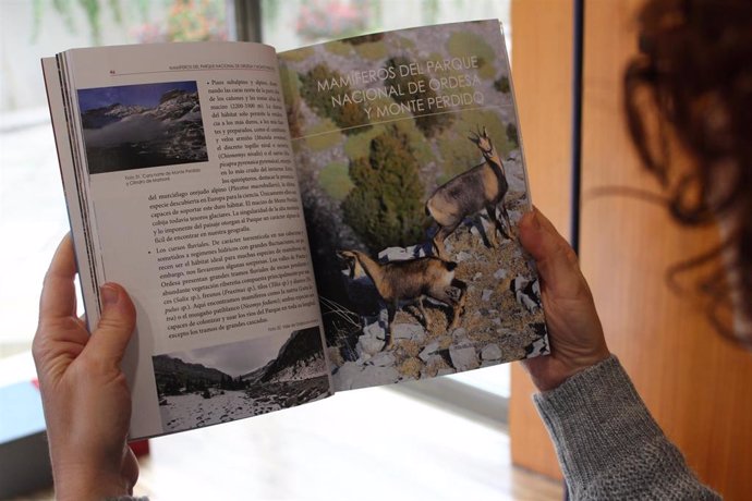 Diputación de Huesca y Prames editan un libro sobre los 'Mamíferos del Parque Nacional de Ordesa y Monte Perdido'.