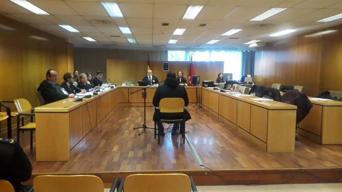 Juicio contra un acusado de asesinar a su mujer se declara inocente pese a presenciar sus hijos el crimen