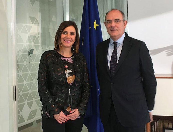 La consejera de Acción Exterior, Paula Fernández, se reúne en Bruselas con Jaume Duch, portavoz del Parlamento Europeo
