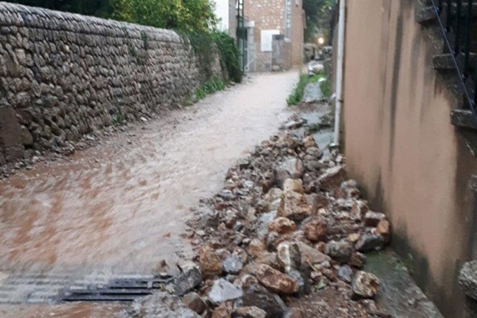 Un carrer de Mallorca inundada.