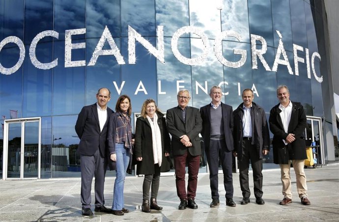 Joan Ribó y Jo Ruxton en 'A plastic ocean'