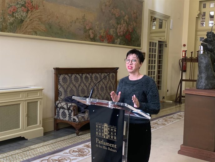 La portaveu del  Grup Parlamentari Socialista en el Parlament balear, Silvia Cano.