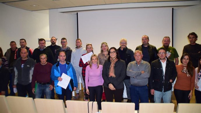 La Delegación Territorial de Agricultura, Ganadería, Pesca y Desarrollo Sostenible de la Junta en Granada, María José Martín, en el acto con apicultores de Granada