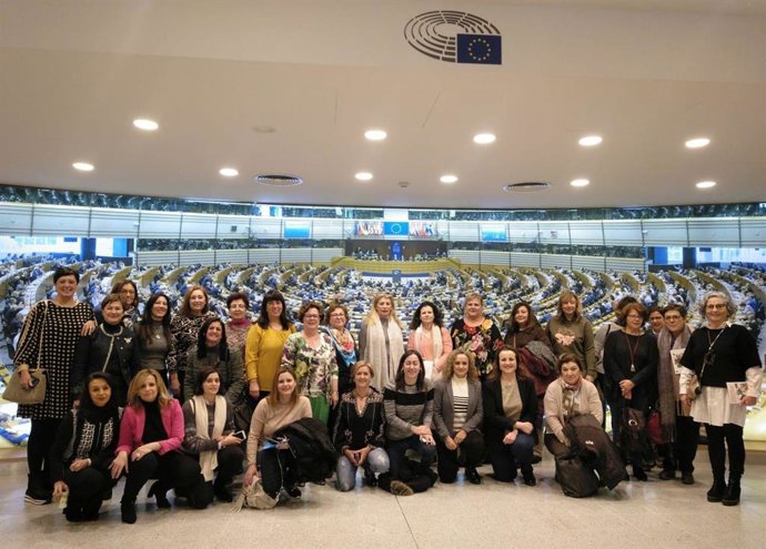Una delegación de Cooperativas Agro-alimentarias de Andalucía, que ha participado en Bruselas en un encuentro sobre 'Mujer en la Europa Rural', han conocido el funcionamiento del Parlamento Europeo.