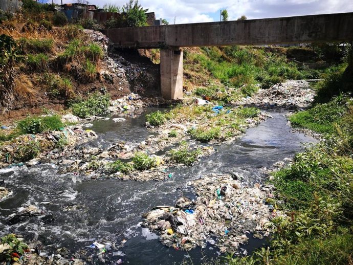 Contaminación en el río Nairobi