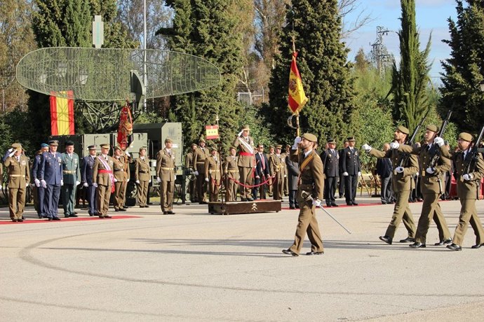 Celebración de un acto militar en honor de Santa Bárbara en El Copero