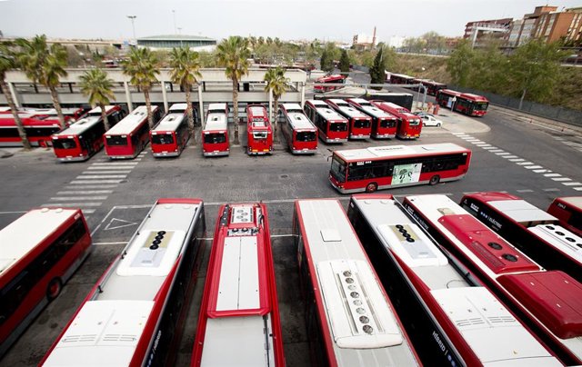Flota de autobuses de la EMT de València.