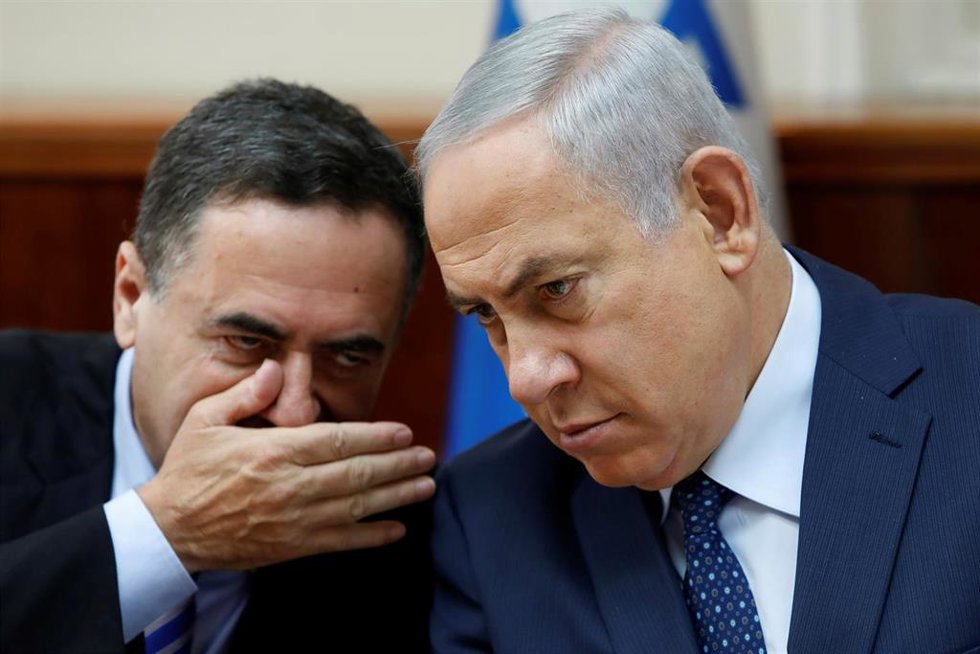 Foto de archivo de Benyamin Netanyahu e Israel Katz 