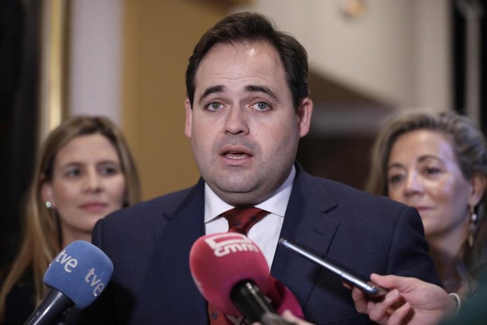 Pp Clm (Corte De Voz Y Fotografía) Declaraciones De Paco Núñez Con Motivo Del Acto Institucional Del Día De La Constitución En Las Cortes Regionales. 051219