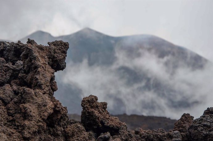 Carbono emitido por rocas volcánicas puede crear calentamiento global