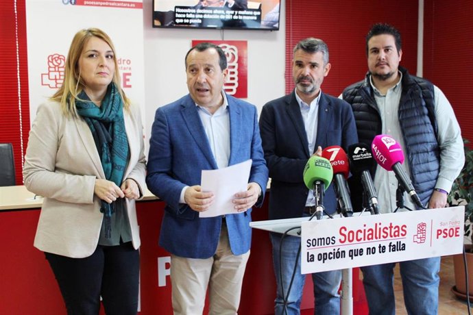 Ruiz Espejo (PSOE) en rueda de prensa en Málaga