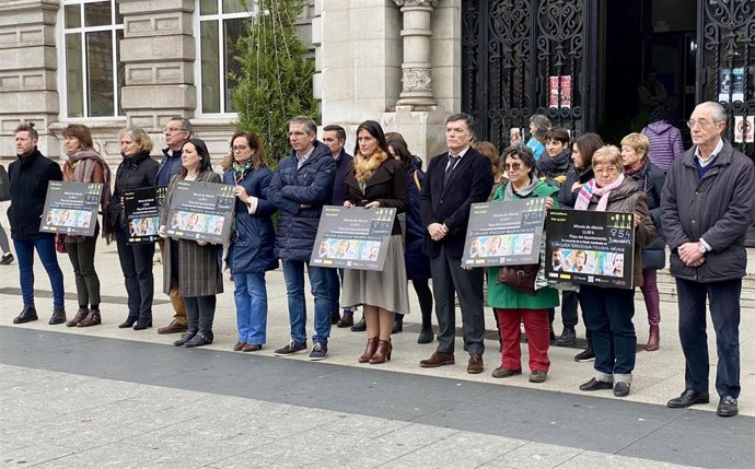 Minuto de silencio por las cinco últimas víctimas de violencia de género