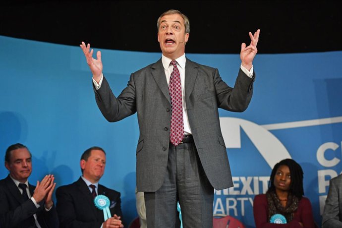 R.Unido.- Cuatro eurodiputados del Partido del Brexit rompen con Farage para apo