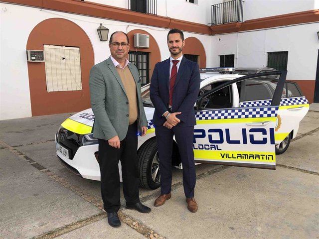 Entreha de vehículo eléctrico a Villamartín por parte de Diputación