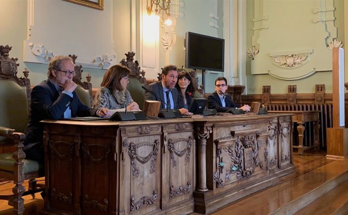 Acto institucional por el Día de la Constitución en el Ayuntamiento de Valladolid.