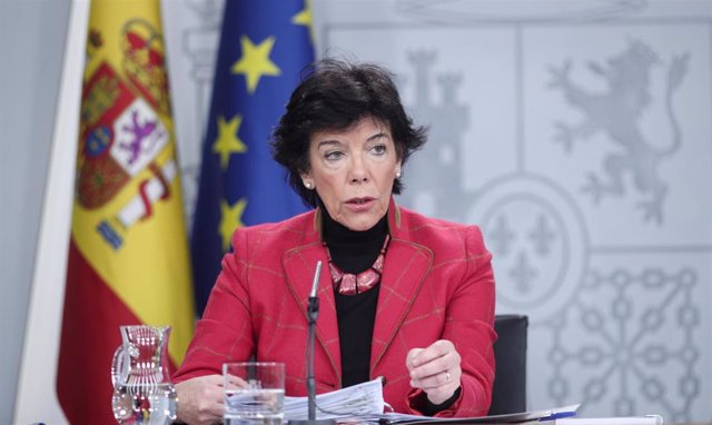 La ministra Portavoz, y de Educación y Formación Profesional en funciones, Isabel Celaá, comparece ante los medios de comunicación, tras la reunión del Consejo de Ministros en Moncloa