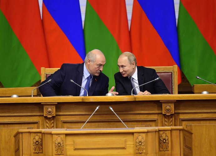 Alexander Lukashenko y Vladimir Putin