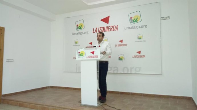El coordinador general de IU Andalucía, Toni Valero, en una rueda de prensa.