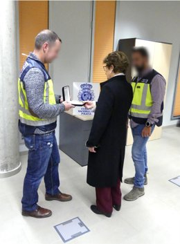 Policía Nacional recupera y devuelve las joyas de toda una vida a una octogenaria en la ciudad de Lorca