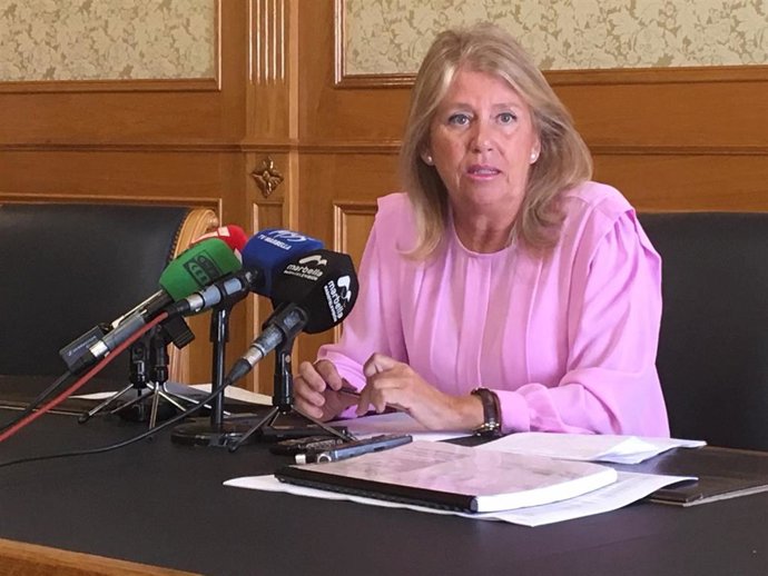 La alcaldesa de Marbella (Málaga), Ángeles Muñoz, en una rueda de prensa
