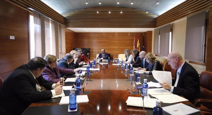 Reunión de la Mesa y la Junta de las Cortes.